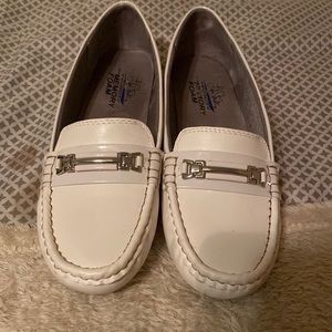 LifeStride White Dress Shoes- Size 8.5 (Has Memory Foam)